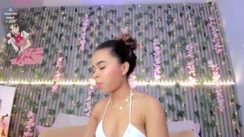 coralineross_ online show from 11/19/25, 10:37