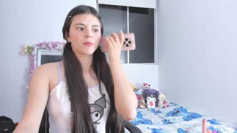 Snapshot of coralinexxx07 chatting on 01/12/26, 03:23 Coraline uwu Bienvenidos al dulce mundo de Coraline Hola amores soy Coraline Una chica tierna juguetona online show from 01/12/26, 03:23