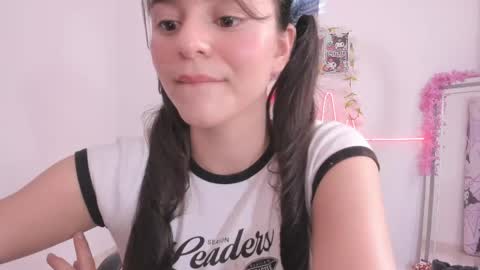 Coraline uwu     Bienvenidos al dulce mundo de Coraline    Hola amores soy Coraline  Una chica  tierna juguetona online show from 04/28/26, 06:13