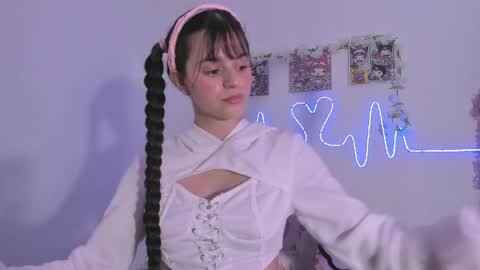Coraline uwu     Bienvenidos al dulce mundo de Coraline    Hola amores soy Coraline  Una chica  tierna juguetona online show from 05/02/26, 12:04