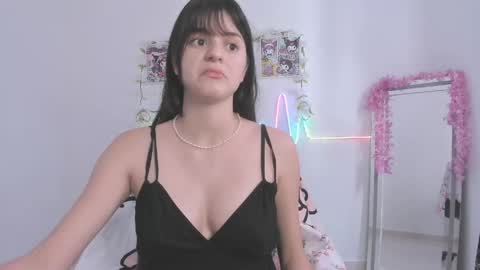 Coraline uwu     Bienvenidos al dulce mundo de Coraline    Hola amores soy Coraline  Una chica  tierna juguetona online show from 05/05/26, 04:26
