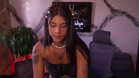 Coral online show from 12/03/25, 01:42