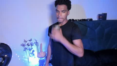 Snapshot of coreyglover chatting on 01/17/25, 03:55 CoreyGlover online show from 01/17/25, 03:55