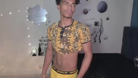 Snapshot of coreyglover chatting on 09/21/25, 07:54 CoreyGlover online show from 09/21/25, 07:54