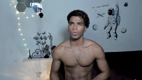 Snapshot of coreyglover chatting on 11/05/25, 08:03 CoreyGlover online show from 11/05/25, 08:03