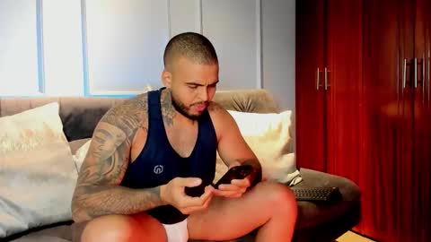 Snapshot of coreymartinez_ chatting on 11/09/25, 04:00 DaveMonsalve online show from 11/09/25, 04:00