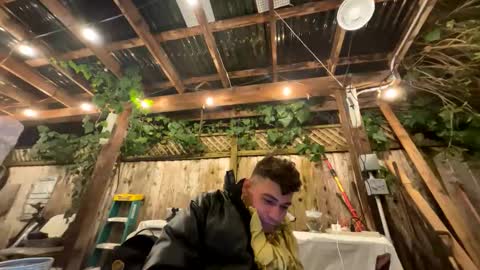 Snapshot of coronelking chatting on 12/31/24, 06:05 coronelking online show from 12/31/24, 06:05