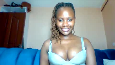 Snapshot of cortezblue chatting on 02/07/26, 10:35 blue online show from 02/07/26, 10:35