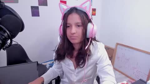 Snapshot of cositarika__ chatting on 02/01/26, 02:04 Lunita online show from 02/01/26, 02:04