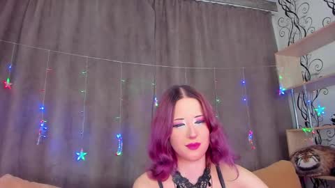 Snapshot of cosmic_girll chatting on 05/20/26, 02:23 Alice online show from 05/20/26, 02:23