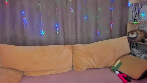 Snapshot of cosmic_girll chatting on 05/23/26, 07:07 Alice online show from 05/23/26, 07:07