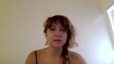 Snapshot of cosmiccoquette chatting on 09/14/25, 06:40 mamimaritza online show from 09/14/25, 06:40