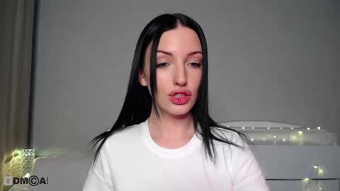 Snapshot of cosmo_bb chatting on 01/13/26, 08:41 Ana online show from 01/13/26, 08:41