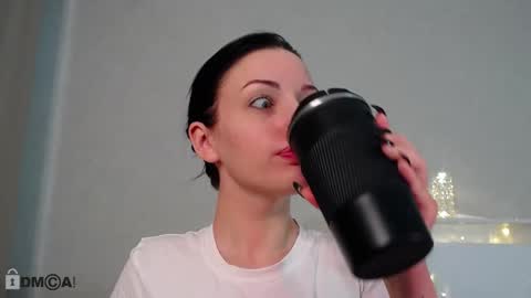 Snapshot of cosmo_bb chatting on 01/19/26, 03:32 Ana online show from 01/19/26, 03:32