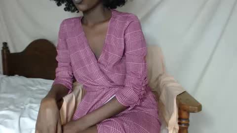 Snapshot of cotton_puff chatting on 09/16/25, 11:00 sweet flowers online show from 09/16/25, 11:00