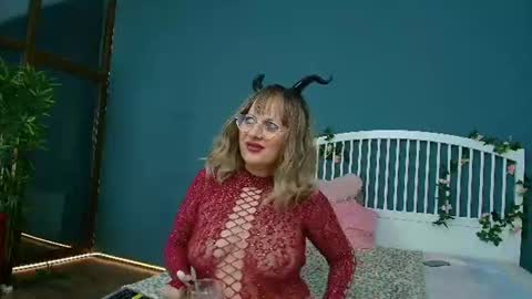 Snapshot of cougarmilf_ chatting on 06/14/26, 08:00 cougarmilf_ online show from 06/14/26, 08:00
