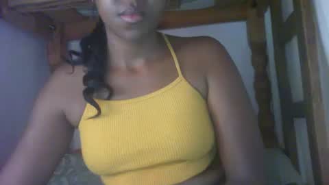 Snapshot of couleur_vanille chatting on 01/30/25, 07:29 couleur_vanille online show from 01/30/25, 07:29