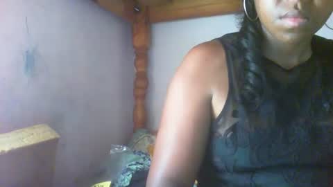 Snapshot of couleur_vanille chatting on 01/30/25, 12:48 couleur_vanille online show from 01/30/25, 12:48