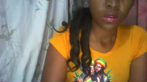 Snapshot of couleur_vanille chatting on 10/02/25, 02:07 couleur_vanille online show from 10/02/25, 02:07