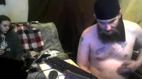 Snapshot of countryfuckers chatting on 01/06/25, 11:18 Alaskawildcouple online show from 01/06/25, 11:18