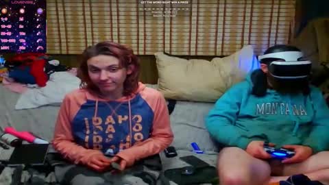 Snapshot of countryfuckers chatting on 10/23/25, 01:21 Alaskawildcouple online show from 10/23/25, 01:21