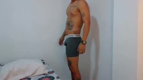 Snapshot of couple777sexy chatting on 10/05/25, 07:01 Andri online show from 10/05/25, 07:01