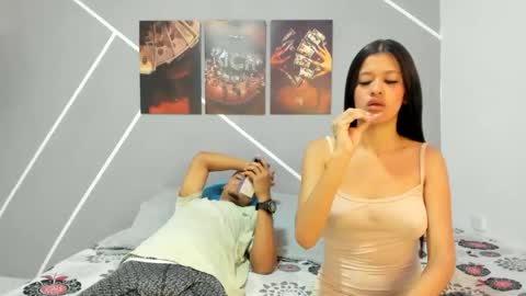 Snapshot of couple777sexy chatting on 03/17/26, 09:29 Andri online show from 03/17/26, 09:29