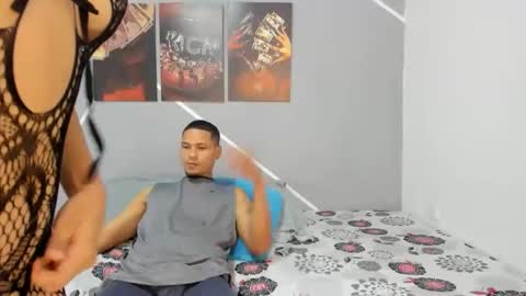 Snapshot of couple777sexy chatting on 04/17/26, 01:08 Andri online show from 04/17/26, 01:08