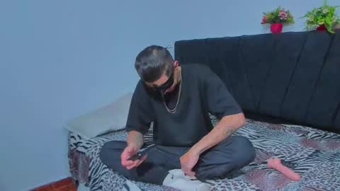 couple_2533 online show from 10/06/25, 10:02