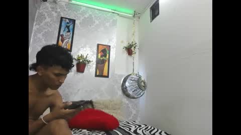 Snapshot of couple_boysx18 chatting on 10/27/25, 04:49 couple_boysx18 online show from 10/27/25, 04:49