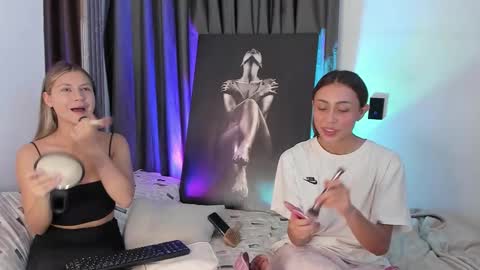 Snapshot of couple_funnyy chatting on 02/28/26, 01:39 couple_funnyy online show from 02/28/26, 01:39