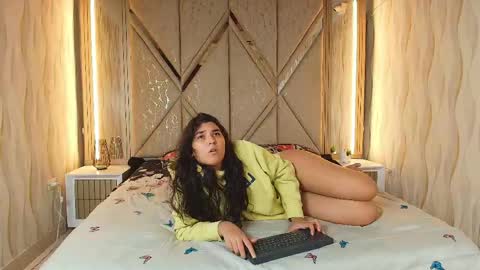 Snapshot of couple_hot_2025 chatting on 04/15/26, 07:48 Ricardo Isabella online show from 04/15/26, 07:48