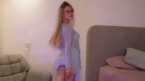 Snapshot of couple_of_your_dreams_ chatting on 07/12/26, 03:08 Kay online show from 07/12/26, 03:08