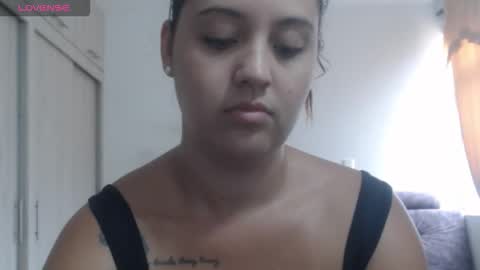  ALEJANDRO Y EMILY  online show from 12/05/25, 06:37