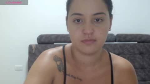  ALEJANDRO Y EMILY  online show from 02/05/26, 02:27