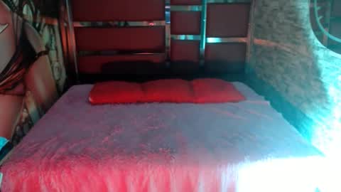 Snapshot of couple_sexxy7 chatting on 12/06/24, 08:40 MIA LIZ AND SAM online show from 12/06/24, 08:40