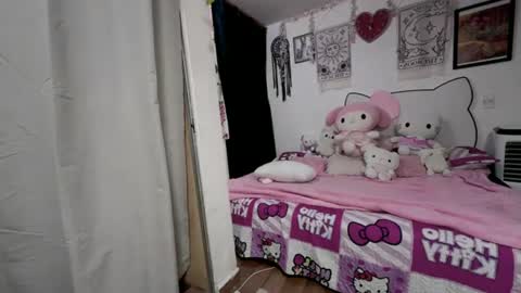 Snapshot of couple_sexxy7 chatting on 06/21/26, 01:19 MIA LIZ AND SAM online show from 06/21/26, 01:19