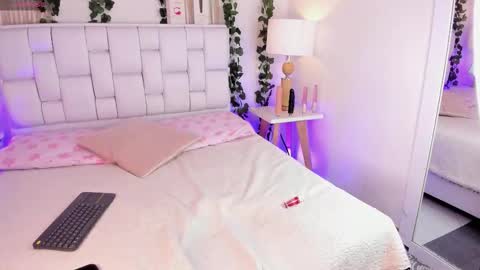 lola y juan online show from 12/14/25, 03:45