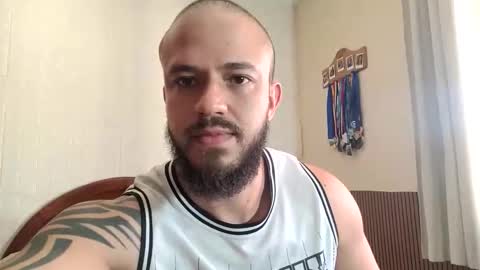 Snapshot of couplehot1515 chatting on 10/26/25, 02:34 couplehot1515 online show from 10/26/25, 02:34