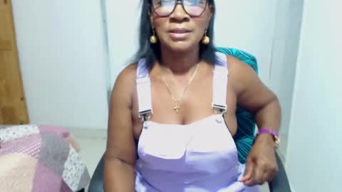 Snapshot of couplehot4uxx chatting on 03/01/26, 04:47 luckyalysonXXX online show from 03/01/26, 04:47