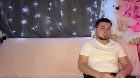 Emily  Ryan online show from 12/04/25, 08:39