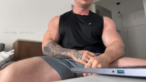 couplemuscle40 online show from 10/08/25, 02:14