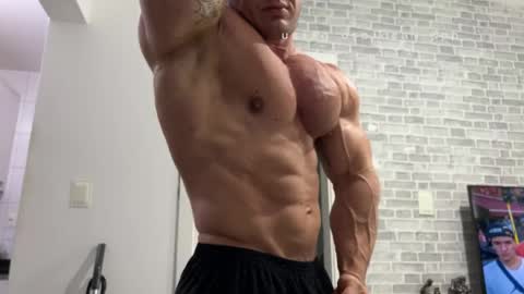Snapshot of couplemuscle40 chatting on 03/24/26, 04:12 couplemuscle40 online show from 03/24/26, 04:12