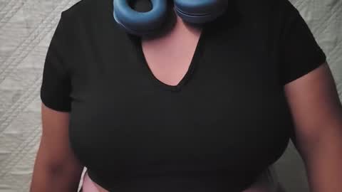 Snapshot of couplexxx0 chatting on 11/24/25, 06:02 couplexxx0 online show from 11/24/25, 06:02