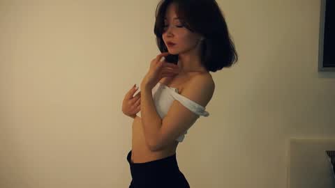 Yui online show from 02/06/25, 01:21