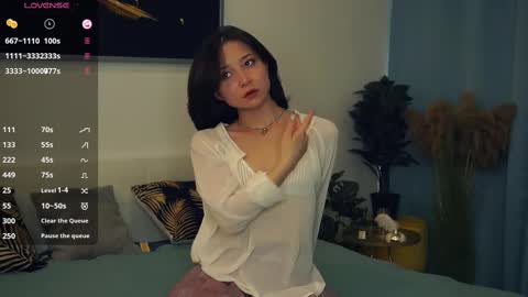 Yui online show from 02/25/25, 10:37