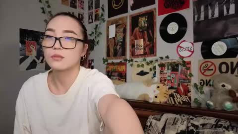 Yuna online show from 12/03/25, 08:18