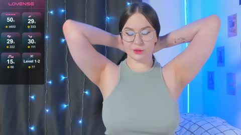 Snapshot of coy_amina_ chatting on 01/05/25, 06:13 Lilith online show from 01/05/25, 06:13