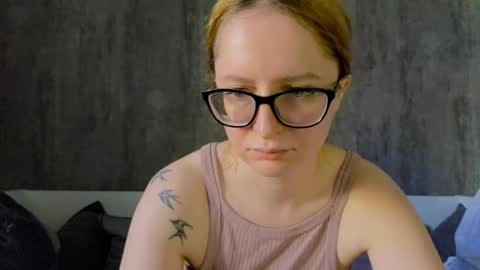 Snapshot of coy_girl_ chatting on 05/01/26, 01:16 My name is Emma - HELP COLLECT TOKENS FOR THE OPERATION FOR MY DAUGHTER online show from 05/01/26, 01:16