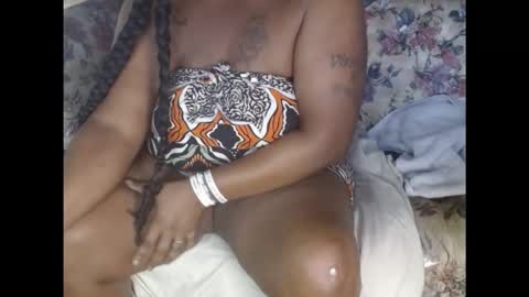 Snapshot of coykinks chatting on 12/16/25, 05:07 Ebony Euphoria online show from 12/16/25, 05:07